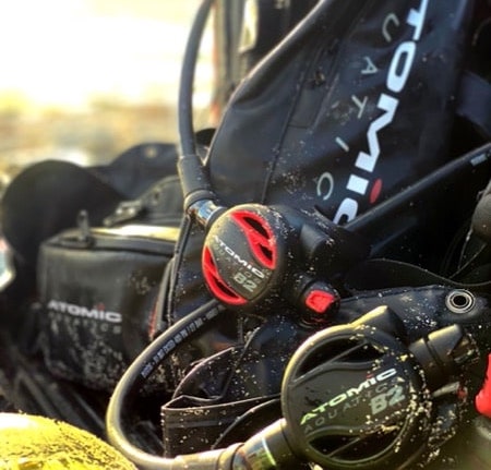 Der Oktopus Atemregler beim Tauchen