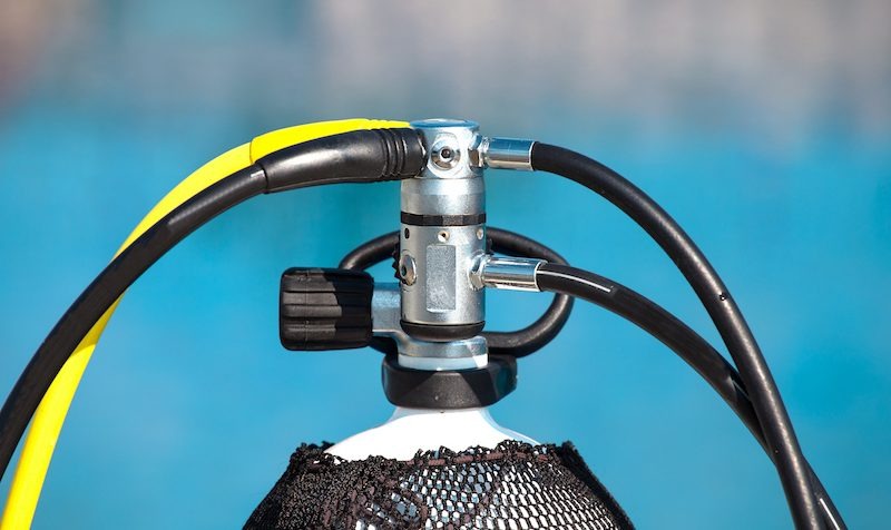 Tauchausrüstung mit erster Stufe